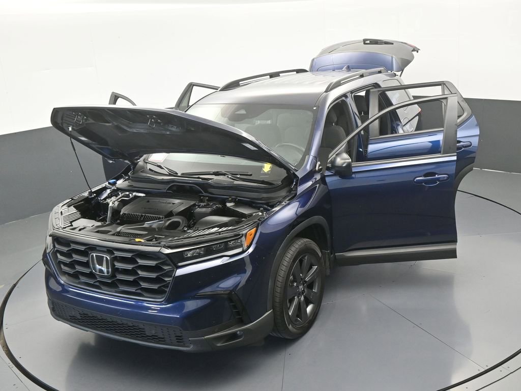 Used 2025 Honda Pilot Sport image 43