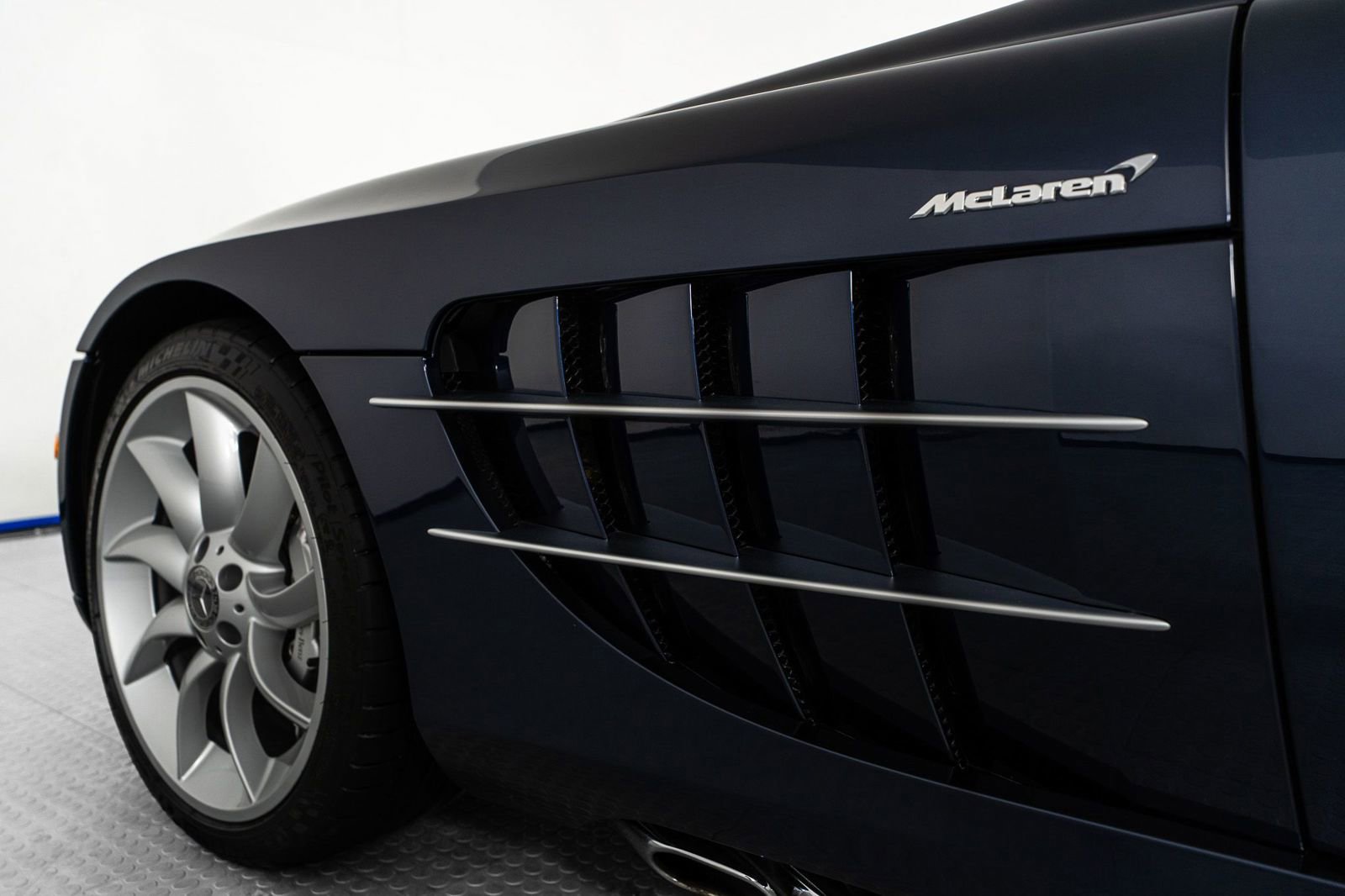 Used 2008 Mercedes-Benz SLR image 19