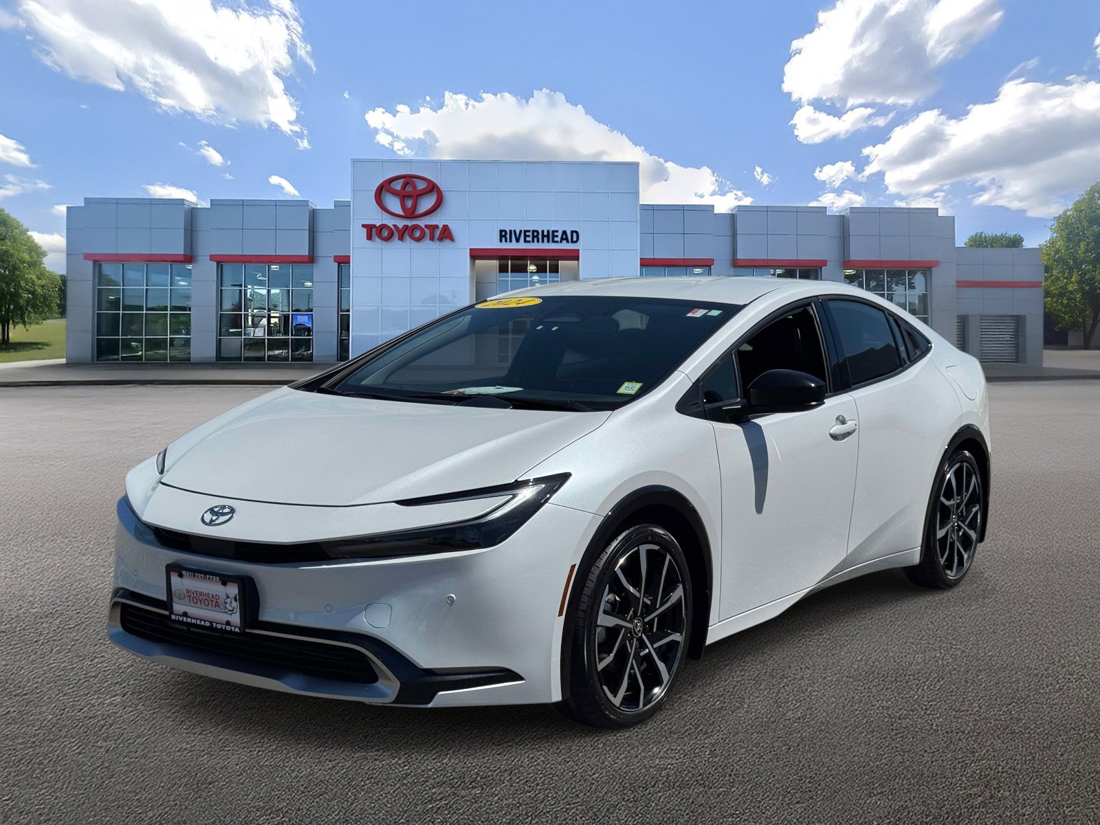 Used 2024 Toyota Prius Prime FWD image 1