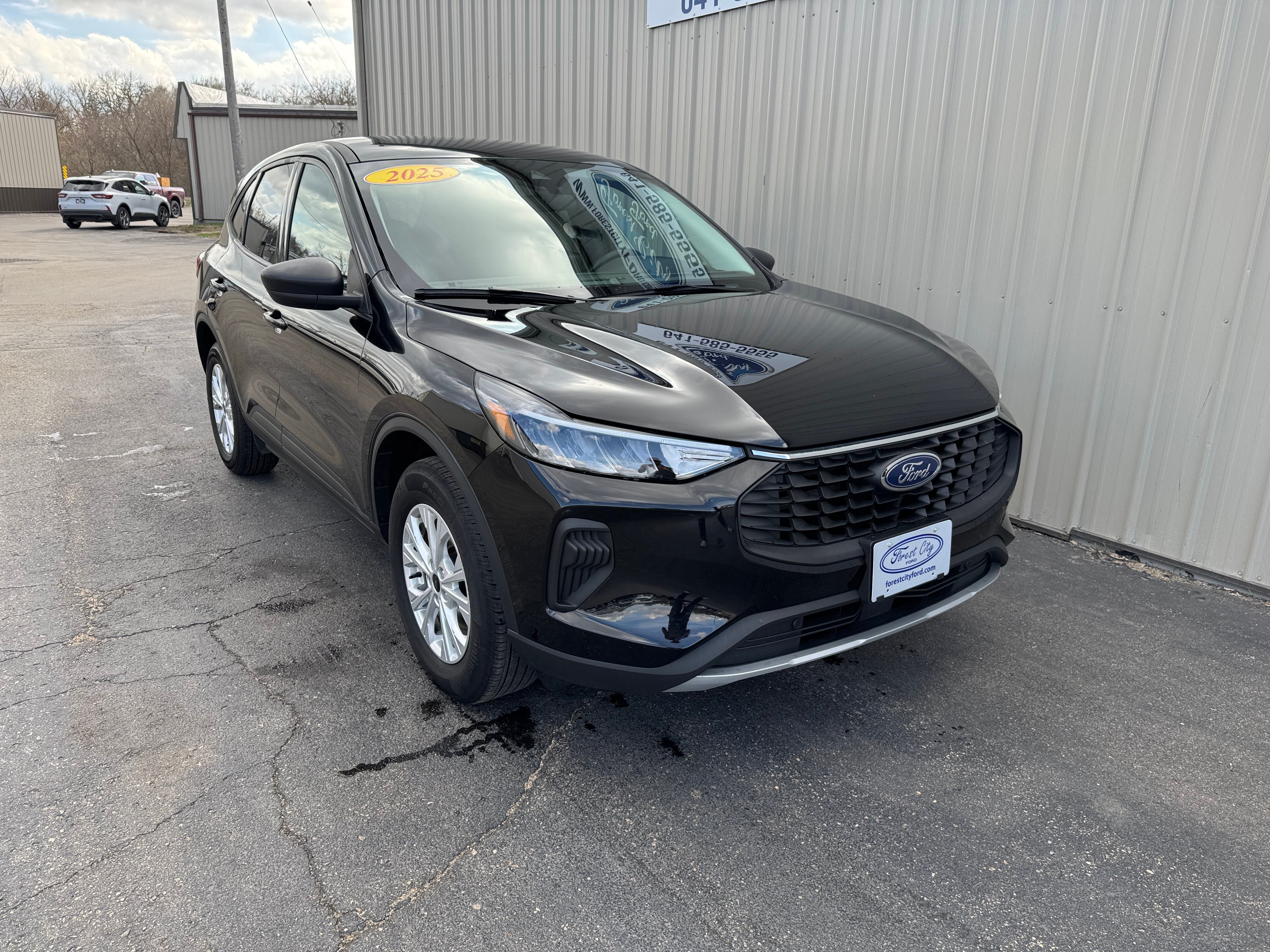 Used 2025 Ford Escape Active AWD/4WD image 5