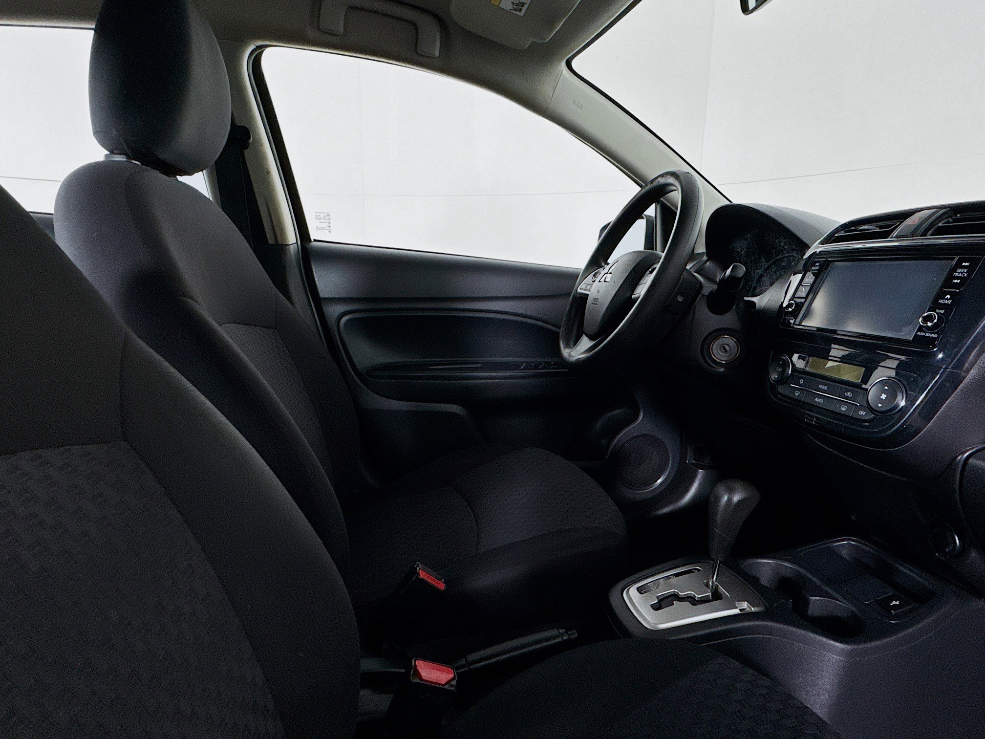 Used 2020 Mitsubishi Mirage ES image 27