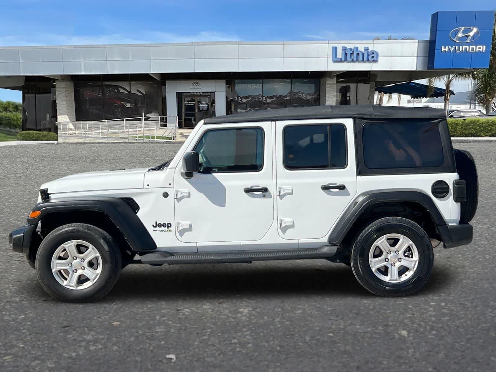 Used 2022 Jeep Wrangler Unlimited Sport AWD/4WD image 6