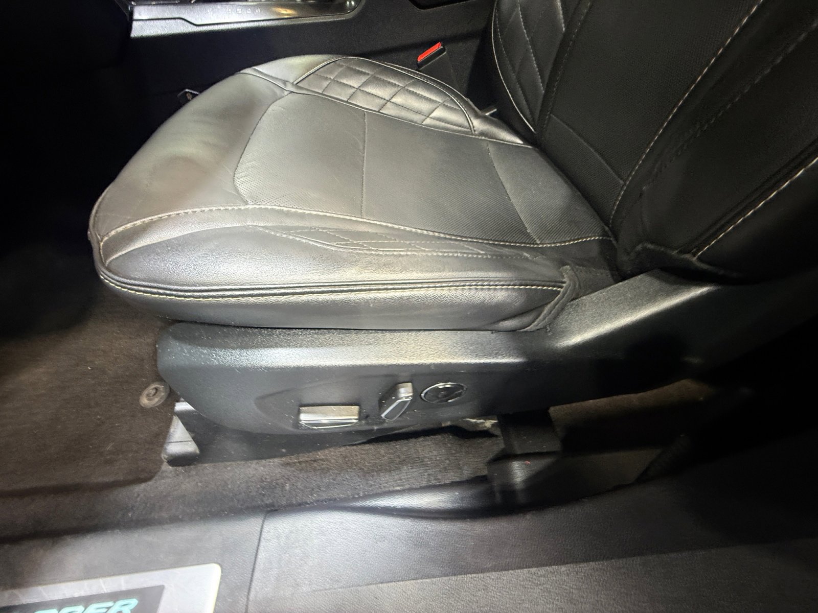 Used 2018 Ford Explorer Platinum AWD/4WD image 14