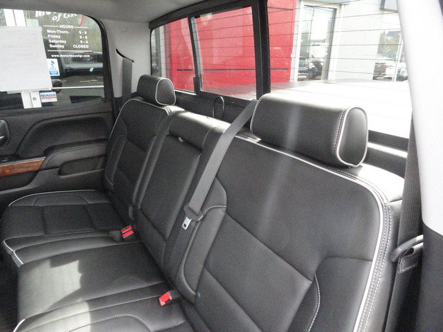 Used 2018 Chevrolet Silverado 1500 High Country AWD/4WD image 17