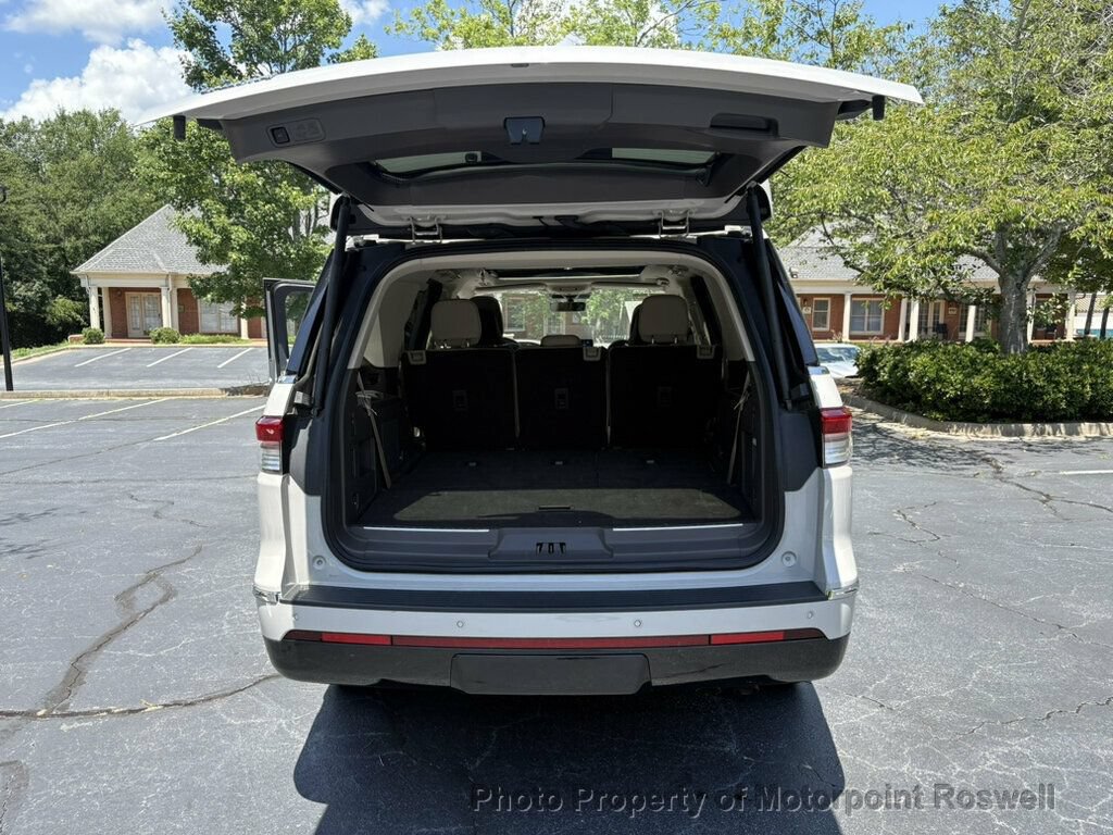 Used 2022 Lincoln Navigator Reserve AWD/4WD image 9