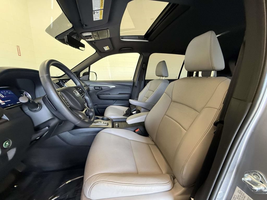 Used 2023 Honda Passport EX-L image 2
