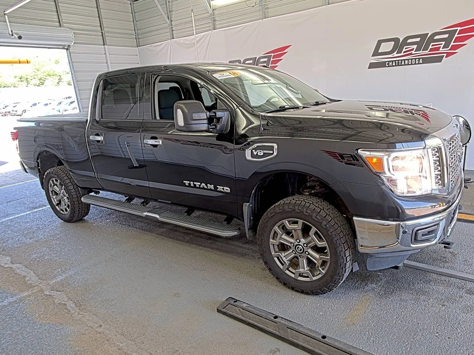 Used 2018 Nissan Titan SV w/ SV Convenience Package AWD/4WD image 2