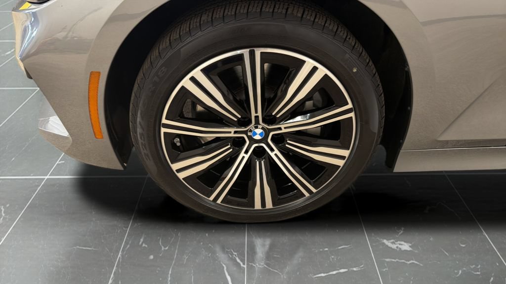 Used 2025 BMW 330i xDrive Sedan AWD/4WD image 15