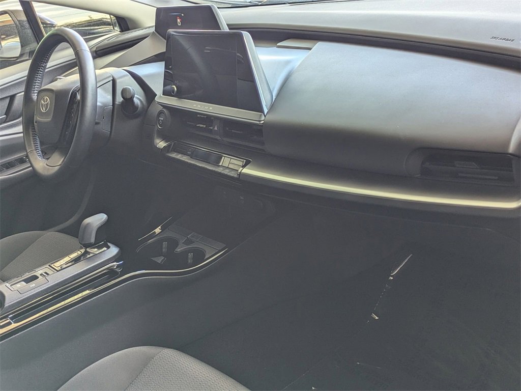 Used 2024 Toyota Prius LE image 32