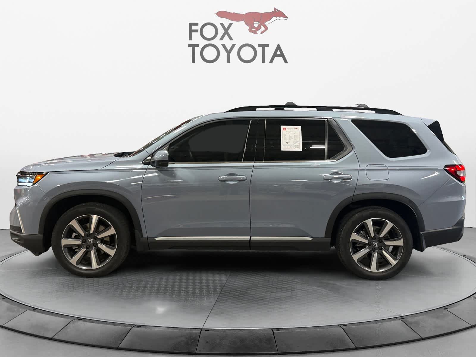 Used 2024 Honda Pilot Touring image 3