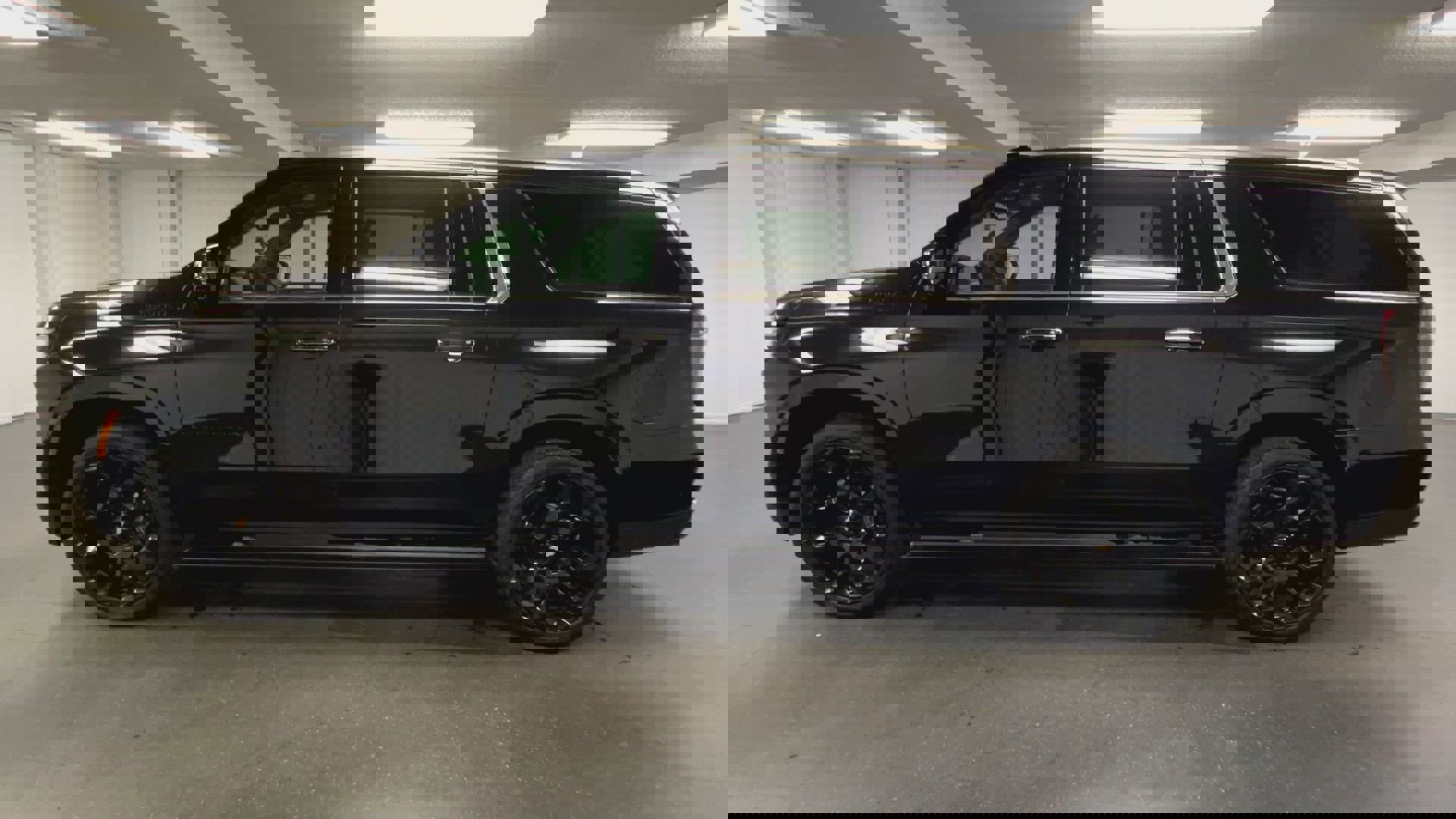 Certified 2025 Chevrolet Suburban High Country image 44