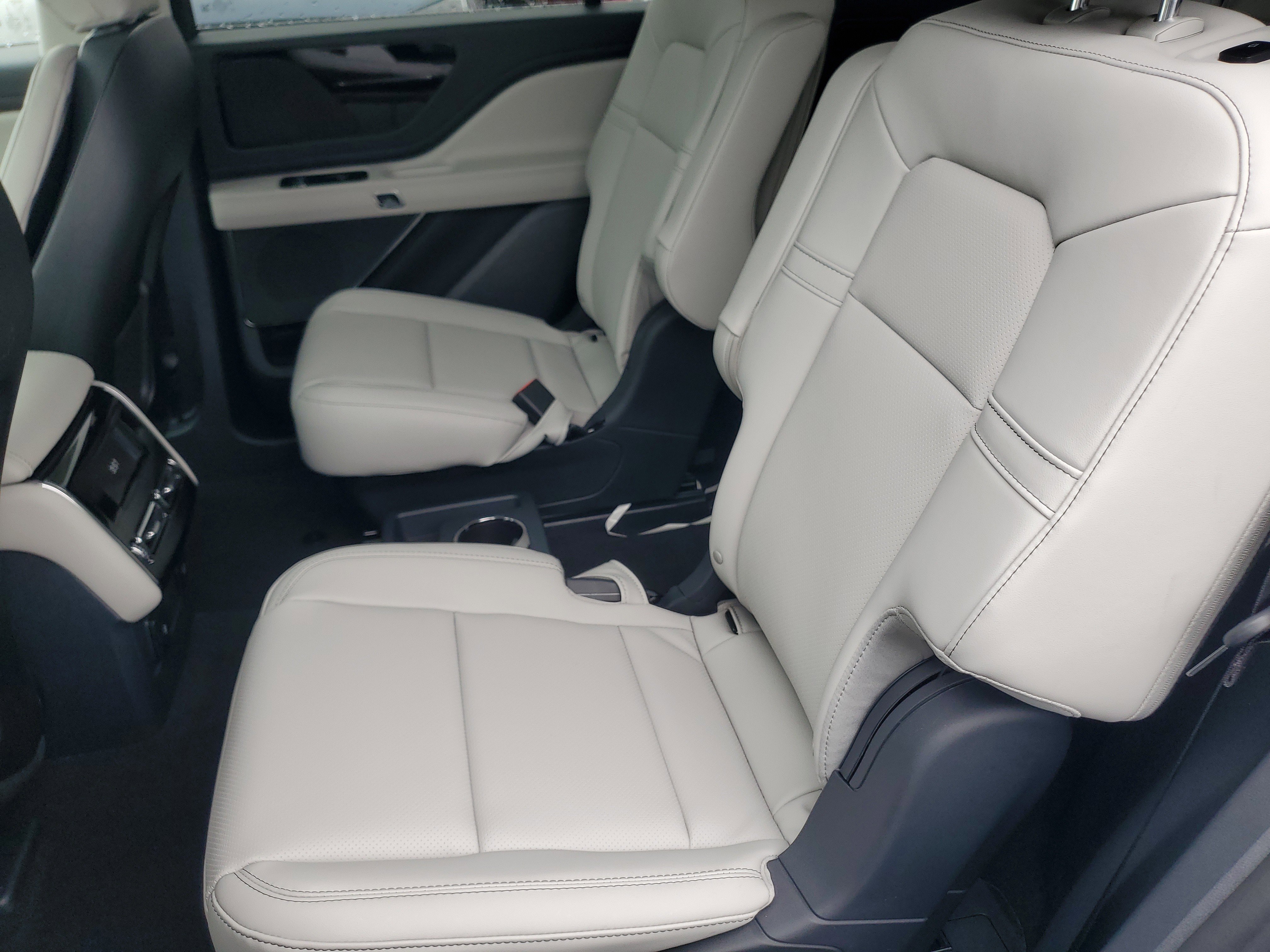 New 2026 Lincoln Aviator AWD image 26