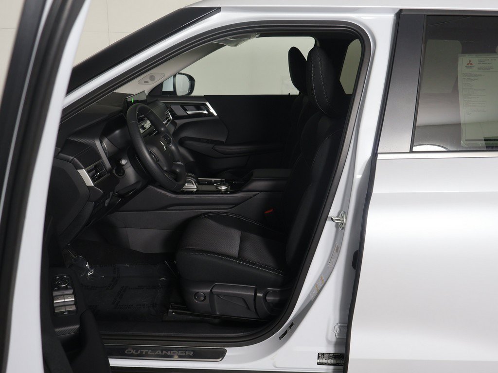 New 2026 Mitsubishi Outlander ES AWD/4WD image 28