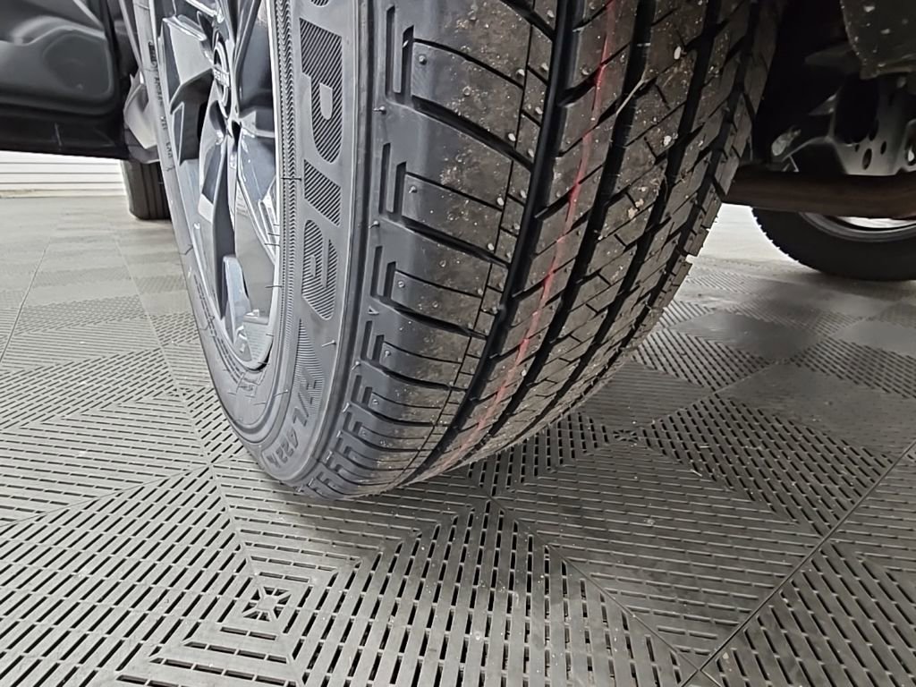 Used 2024 Nissan Rogue SV image 39