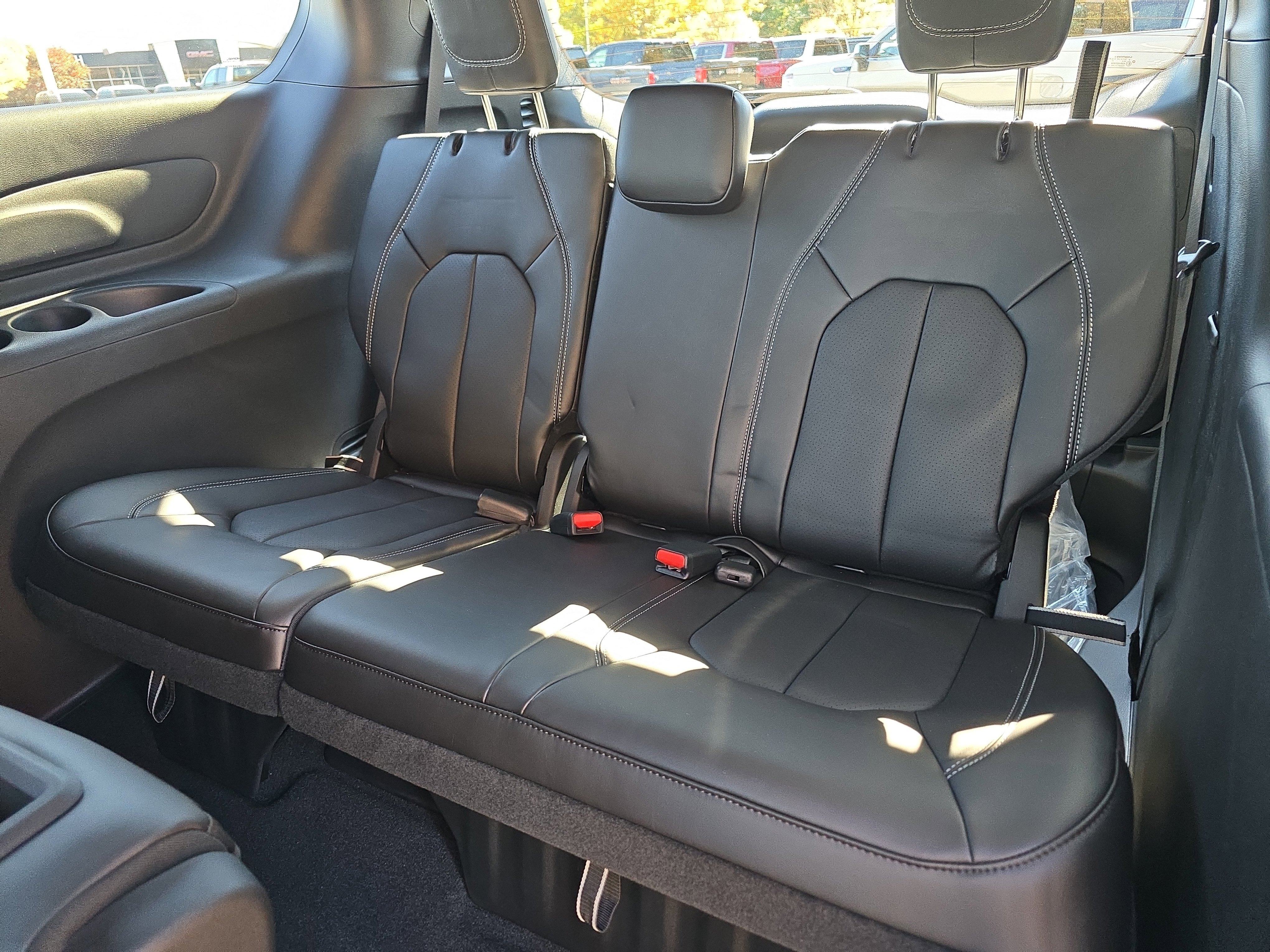 New 2026 Chrysler Pacifica Select image 15