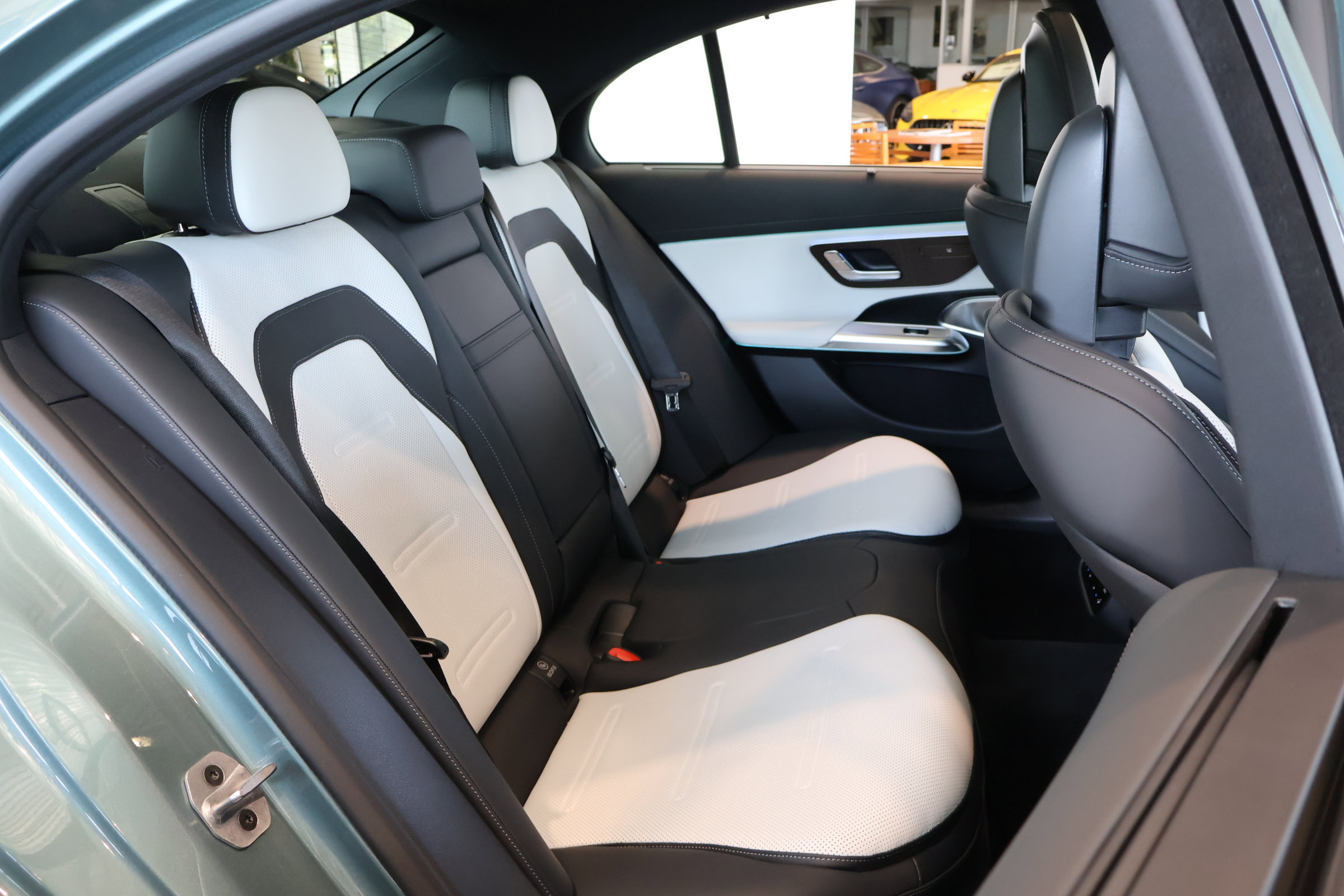 New 2026 Mercedes-Benz E 53 AMG e 4MATIC Sedan image 16