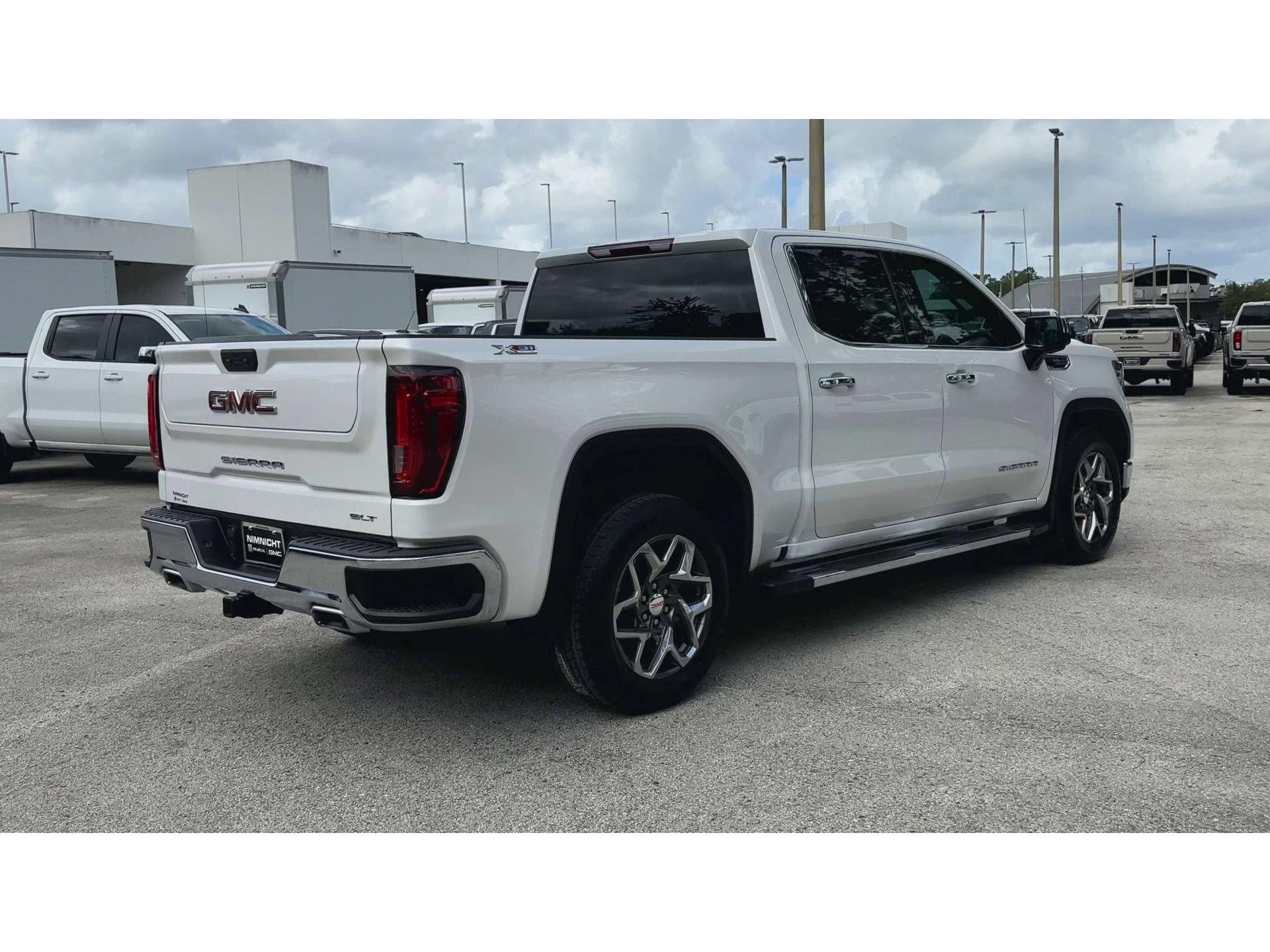 Certified 2023 GMC Sierra 1500 SLT w/ SLT Premium Package AWD/4WD image 8