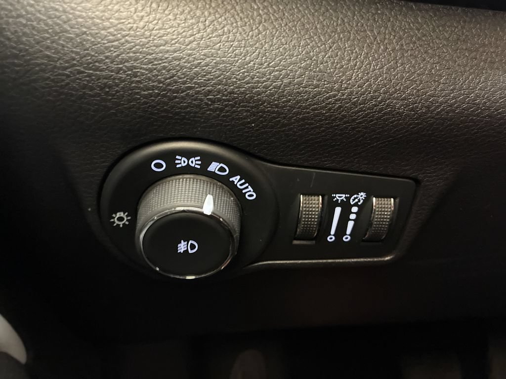 Used 2024 Jeep Compass Limited AWD/4WD image 26