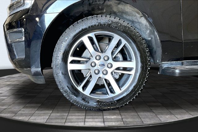 Used 2024 Ford Expedition Limited AWD/4WD image 34