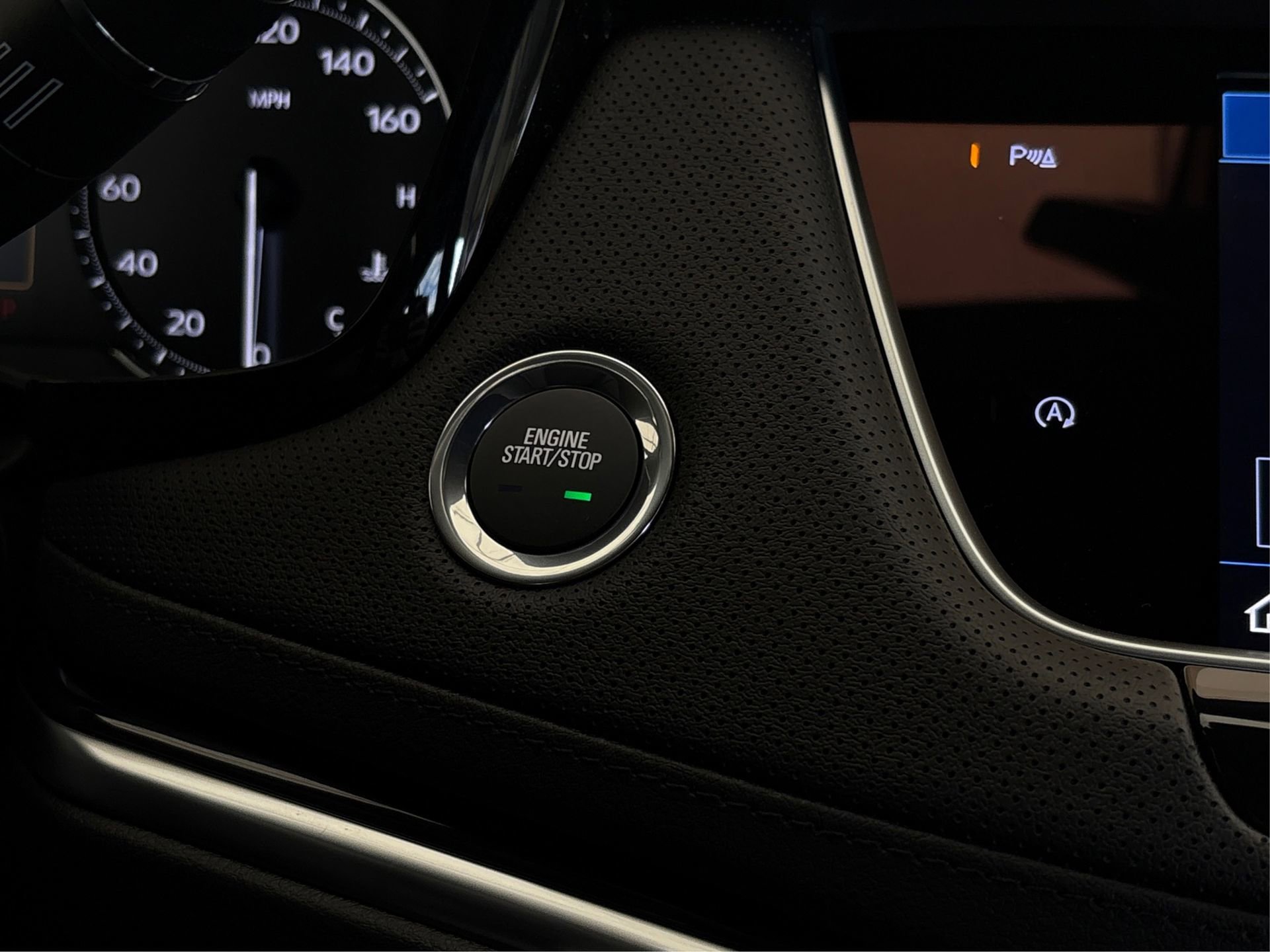 New 2025 Cadillac XT6 Luxury image 27