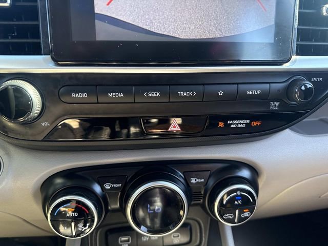 Used 2024 Hyundai Venue SEL image 23