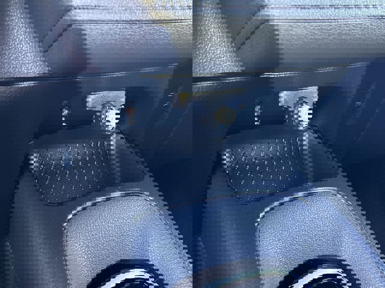 Used 2021 Toyota Corolla SE w/ Carpet Mat Package (TMS) image 25