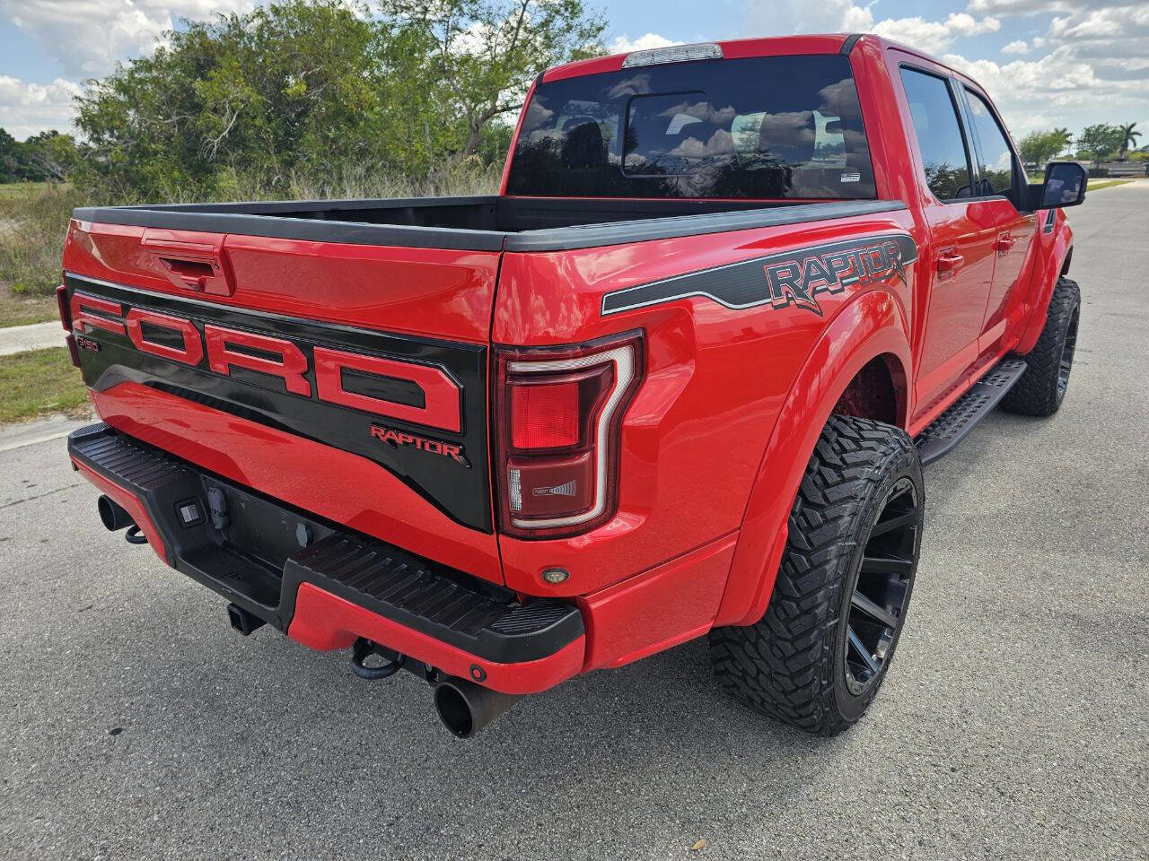 Used 2019 Ford F150 Raptor w/ Equipment Group 802A Luxury AWD/4WD image 7