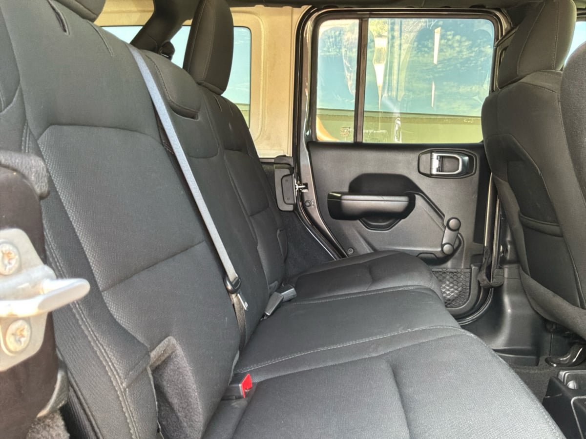 Used 2021 Jeep Wrangler Unlimited Sport AWD/4WD image 20