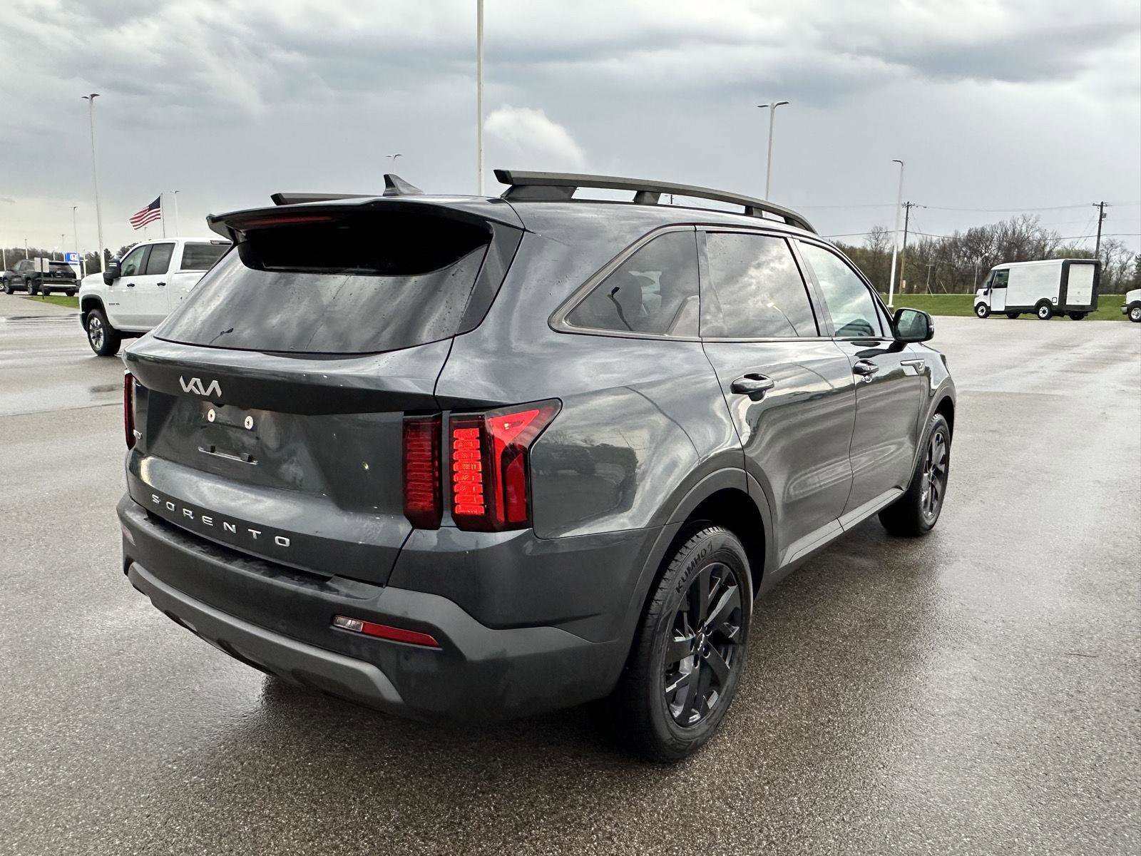 Used 2022 Kia Sorento S w/ Panoramic Sunroof Package AWD/4WD image 8