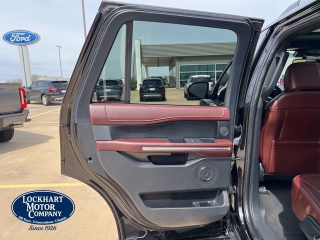 Used 2023 Ford Expedition Limited image 13
