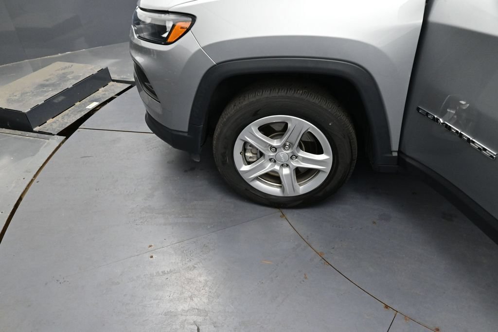 Used 2024 Jeep Compass Latitude AWD/4WD image 14