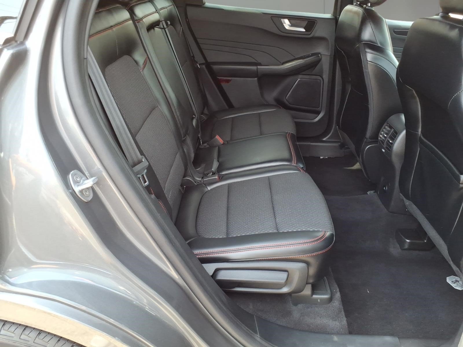Used 2023 Ford Escape ST-Line w/ Tech Pack #1 AWD/4WD image 9