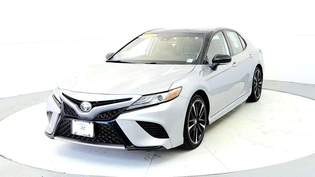 Used 2019 Toyota Camry XSE w/ Navigation Package FWD image 2
