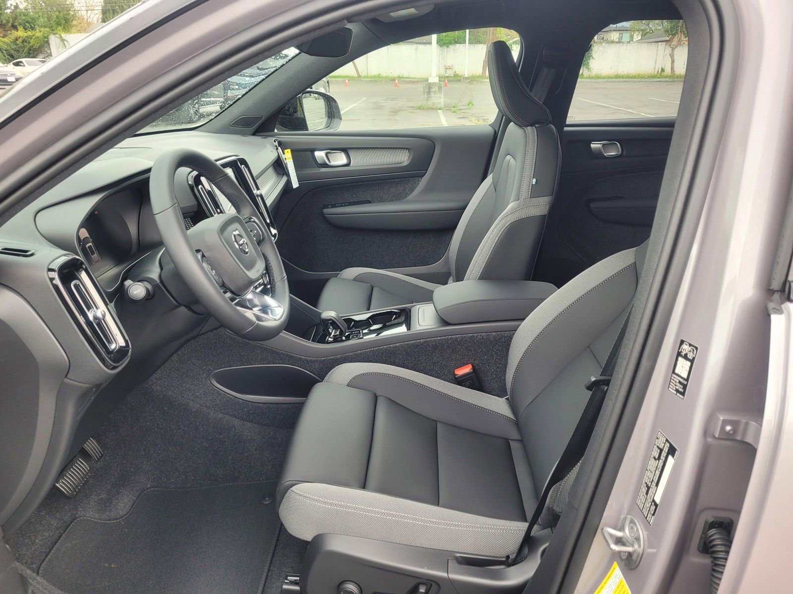 New 2026 Volvo EX40 Plus w/ Climate Package image 10