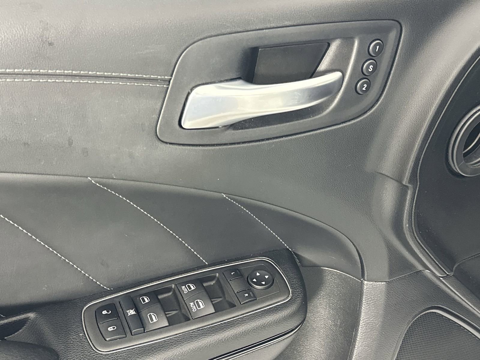 Used 2022 Dodge Charger R/T w/ Plus Group RWD image 13