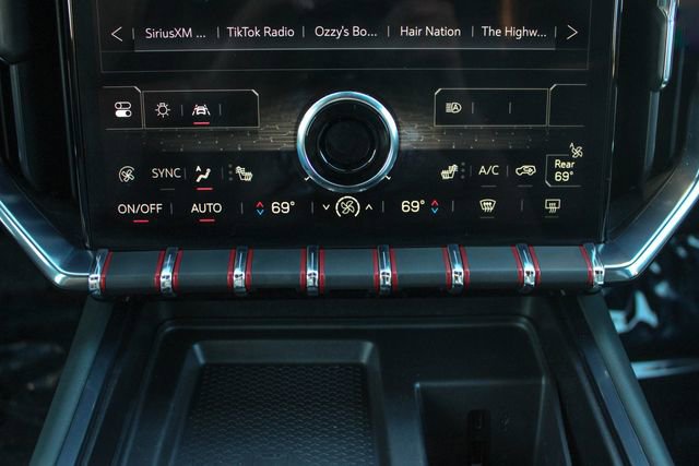 Used 2024 GMC Acadia AT4 image 23