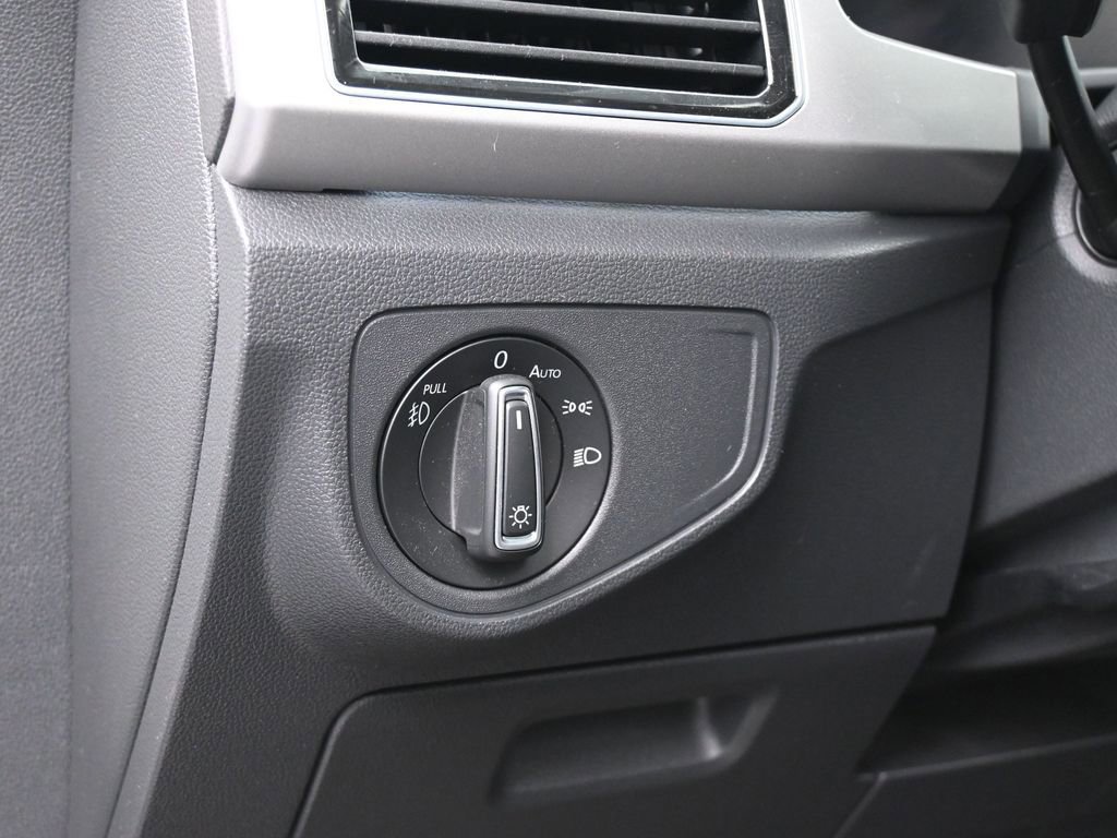 Used 2018 Volkswagen Atlas SEL Premium image 16