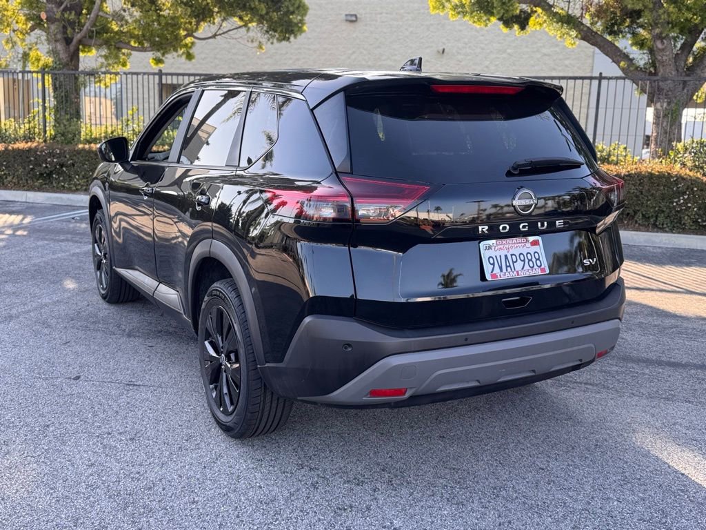 Certified 2023 Nissan Rogue SV FWD image 6
