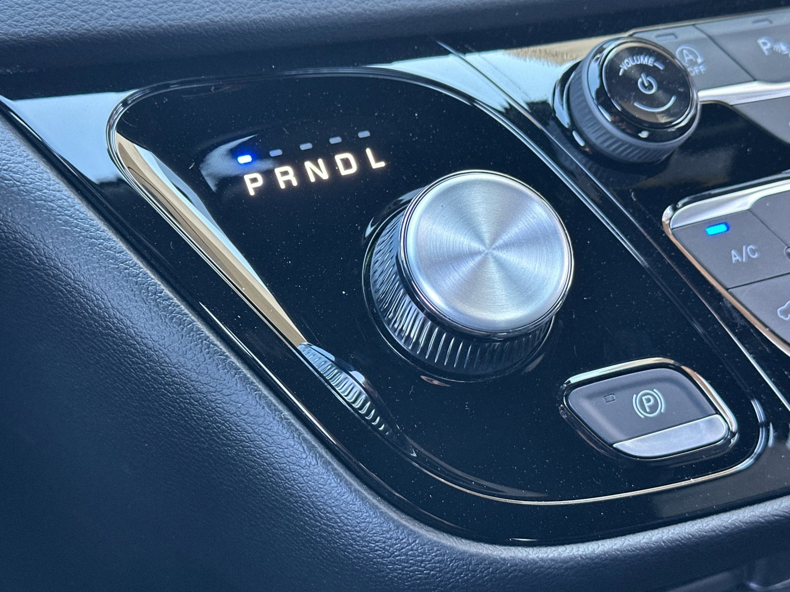 New 2025 Chrysler Voyager LX image 21