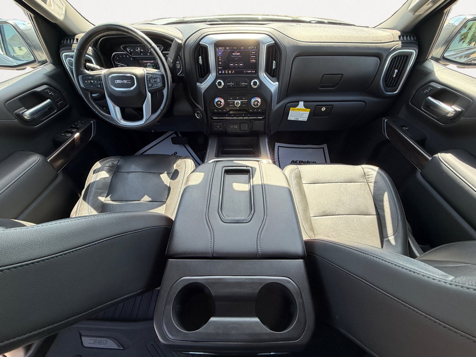 Used 2020 GMC Sierra 1500 SLT AWD/4WD image 2