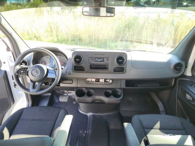 Used 2024 Mercedes-Benz Sprinter 2500 image 25