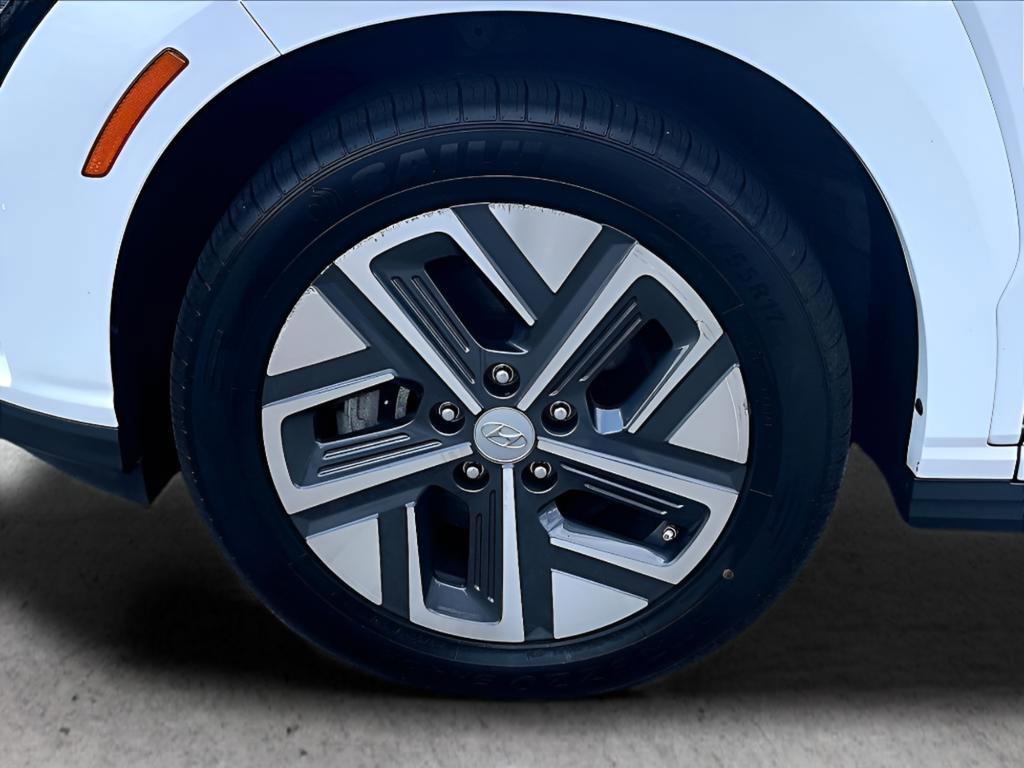 Used 2023 Hyundai Kona SE FWD image 12