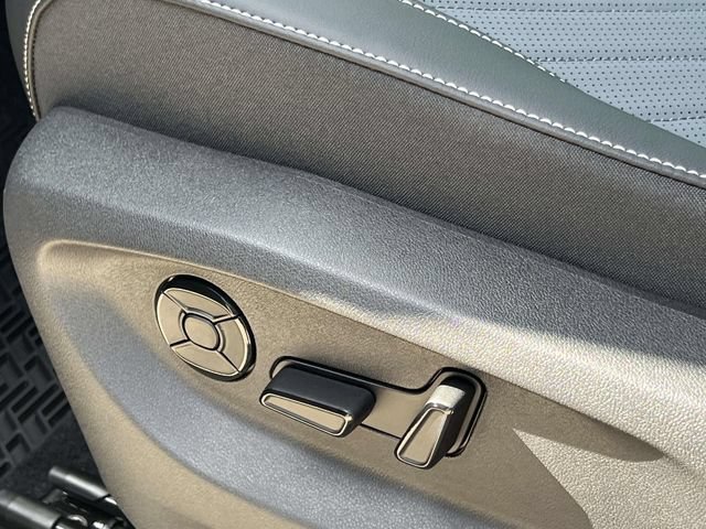 New 2026 Volkswagen Tiguan SE R-Line FWD image 15