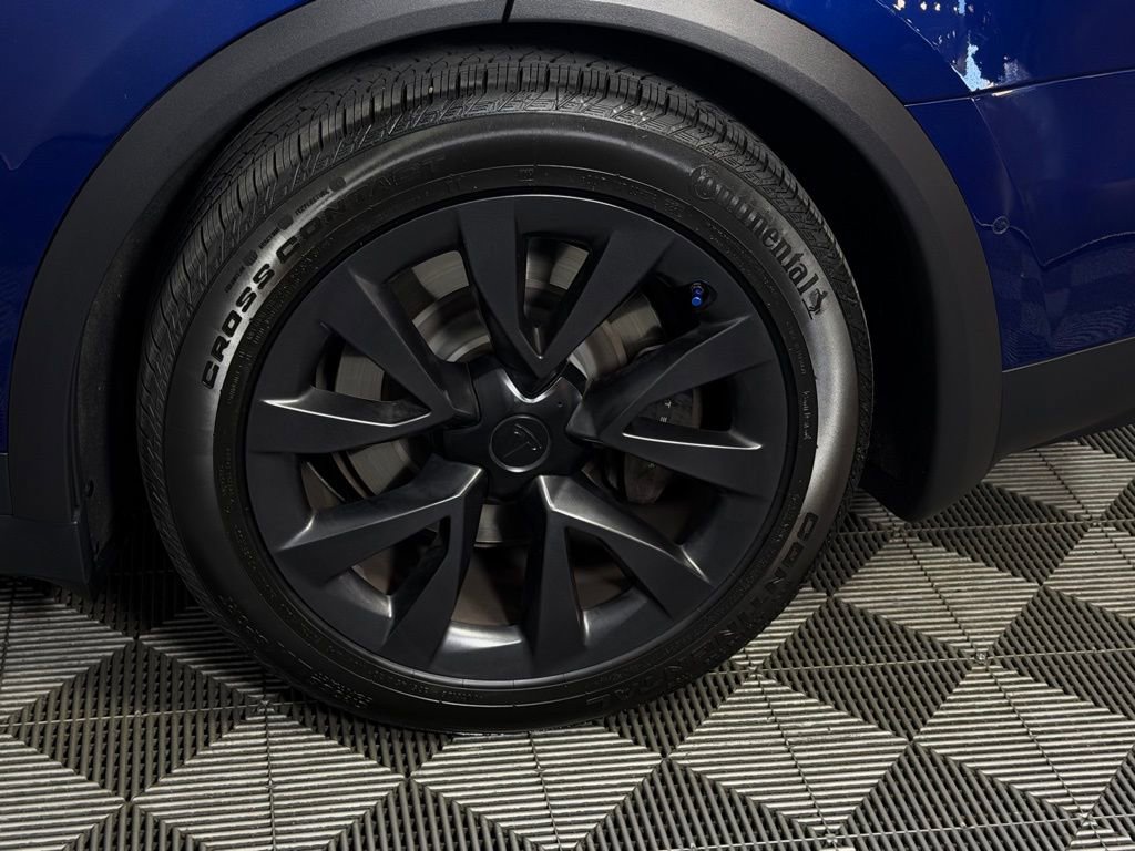 Used 2023 Tesla Model X image 13