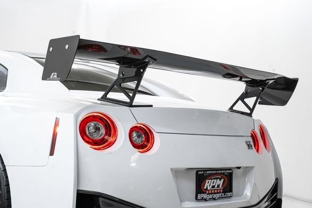 Used 2016 Nissan GT-R Black Edition AWD/4WD image 11