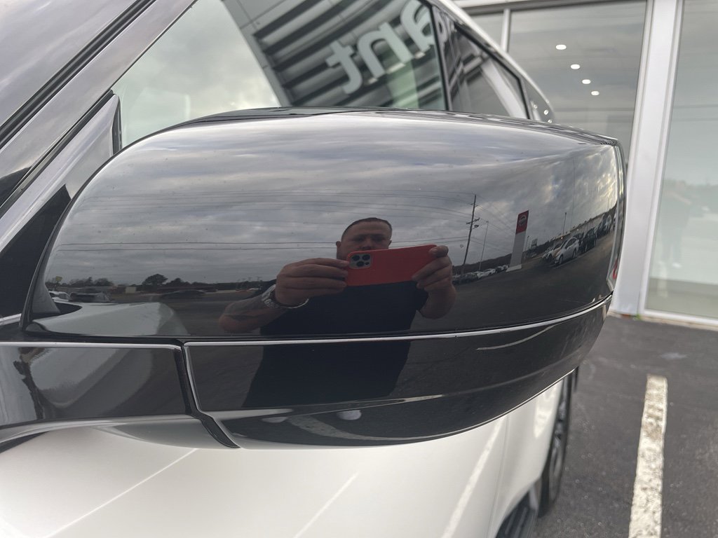 New 2026 Nissan Armada SV image 6