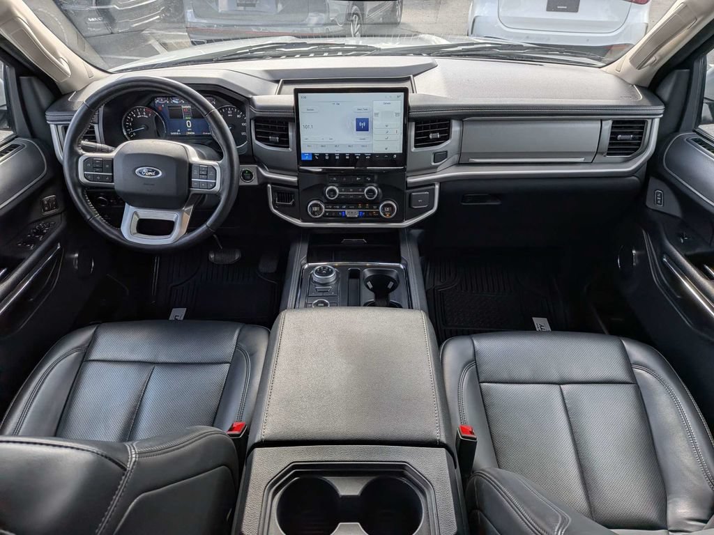 Used 2024 Ford Expedition XLT AWD/4WD image 13