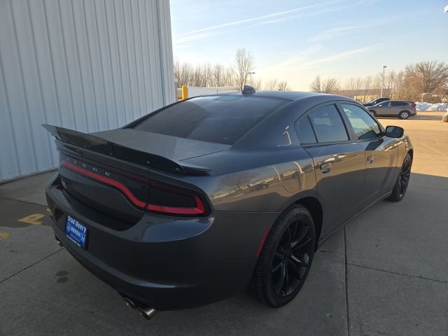 Used 2016 Dodge Charger SXT w/ Blacktop Package image 6
