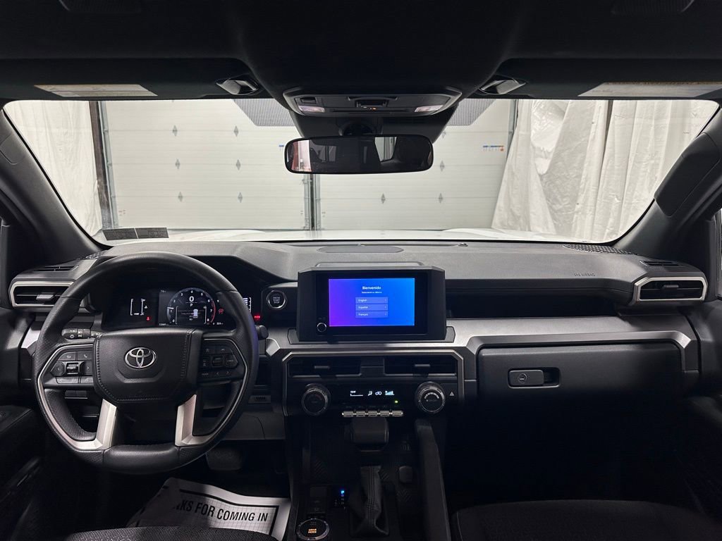 Used 2025 Toyota 4Runner SR5 AWD/4WD image 40