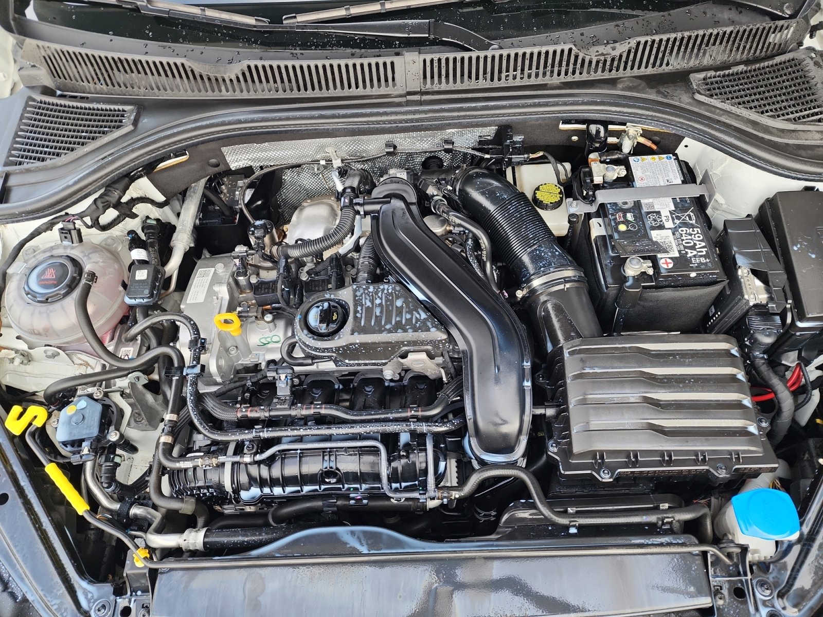 Certified 2025 Volkswagen Jetta SEL image 22